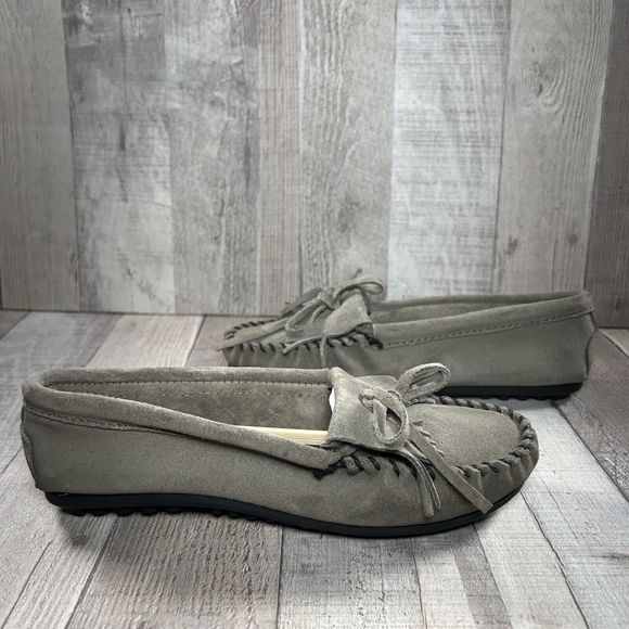 Minnetonka Women's Kilty Hardsole Suede Moccasin Loafer Slip On Gray Size 6.5 - Picture 3 of 12